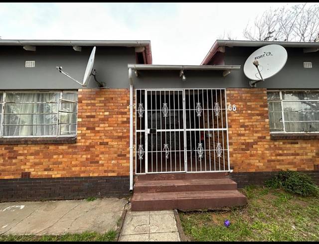 10 BEDROOM HOUSE FOR SALE IN ROSETTENVILLE
